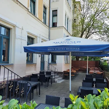 Schlosschemnitz No 42 Bergstr Kuehl Im Sommer 公寓
